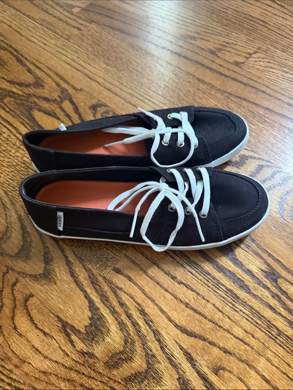 Vans women’s Ferris low pro lace up